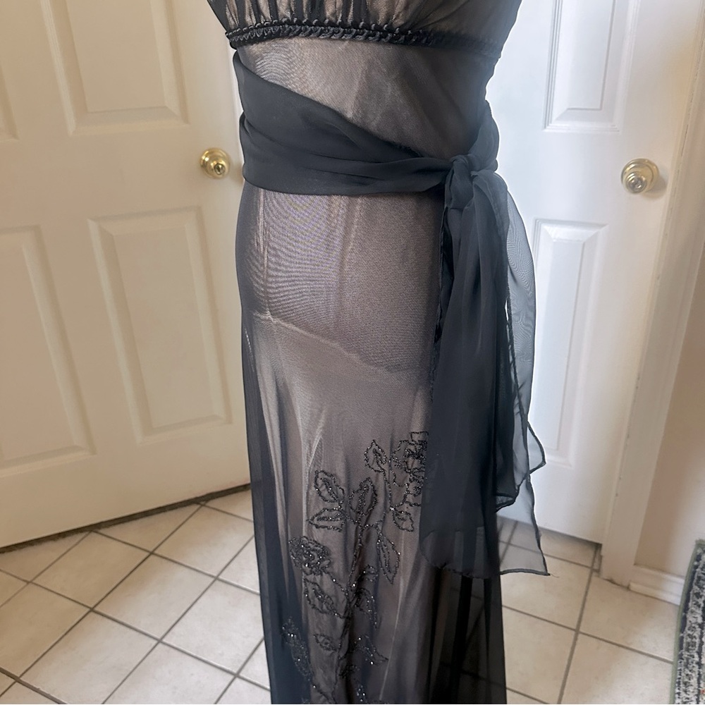 Black Over Gold Vintage Design Long Dress - Picture 13 of 16
